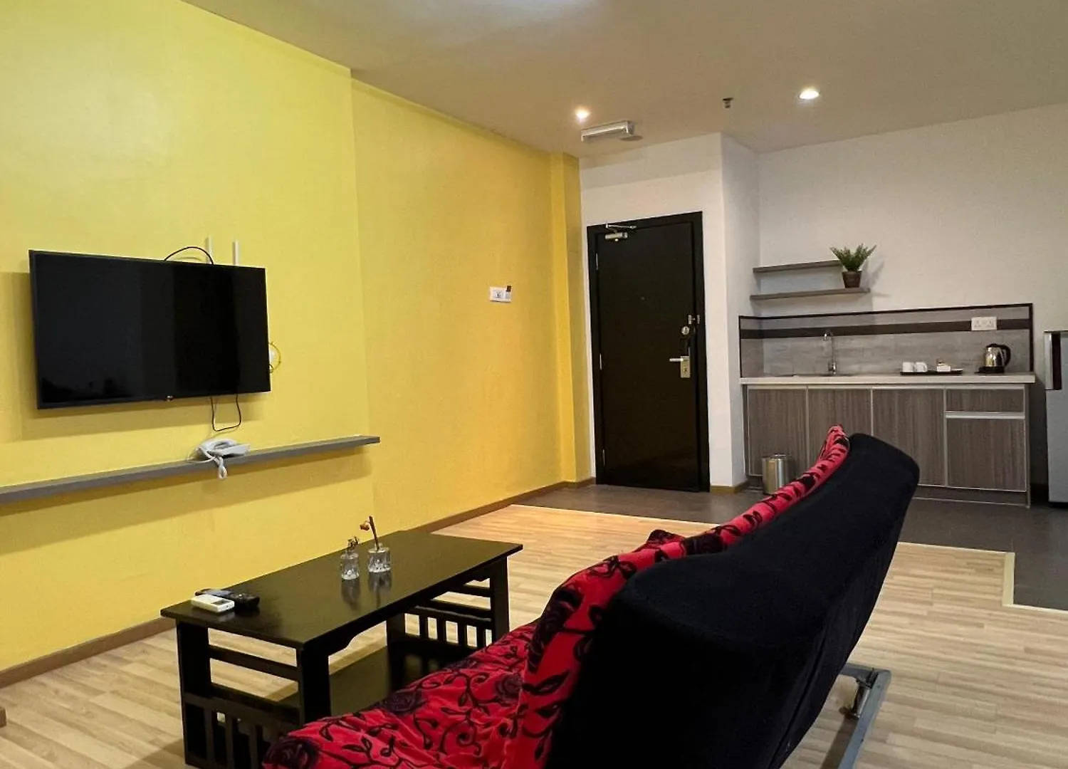 Teamwork Melaka - Entire Studio Apartment In Ayer Keroh  Malacca