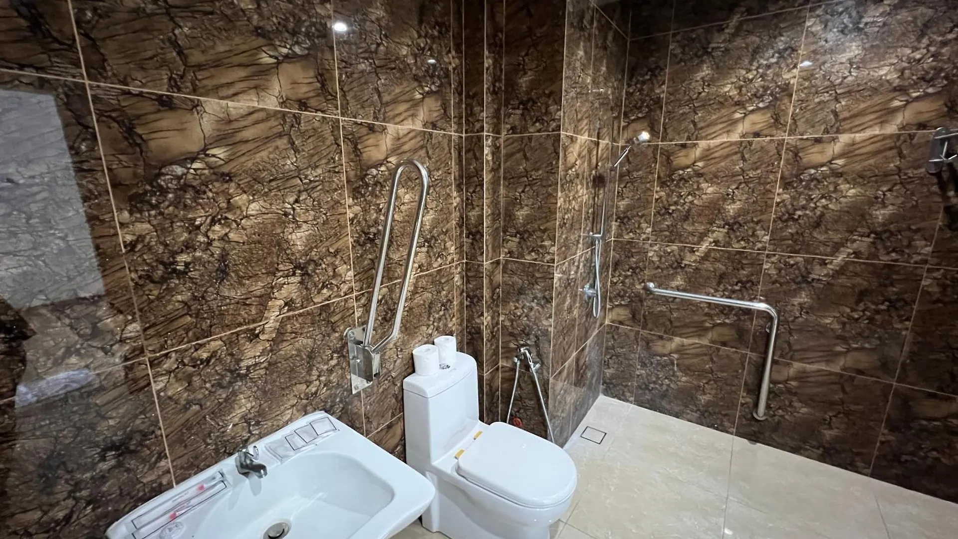 Teamwork Melaka - Entire Studio Apartment In Ayer Keroh